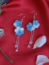 Load image into Gallery viewer, Double flowers dangle earrings
